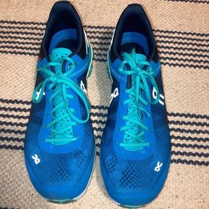 On Cloudflow Running Shoes